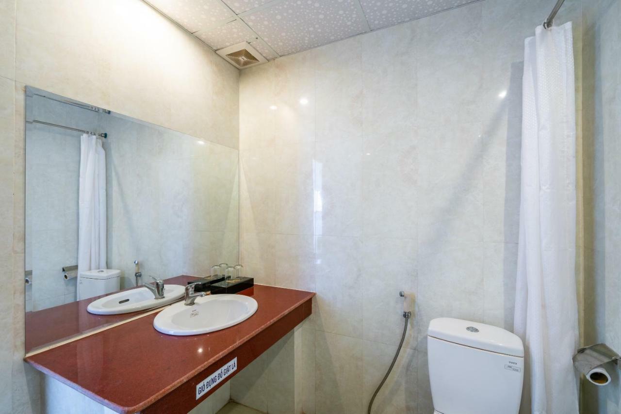 Oyo 375 Hoa Binh Hotel Da Nang Luaran gambar