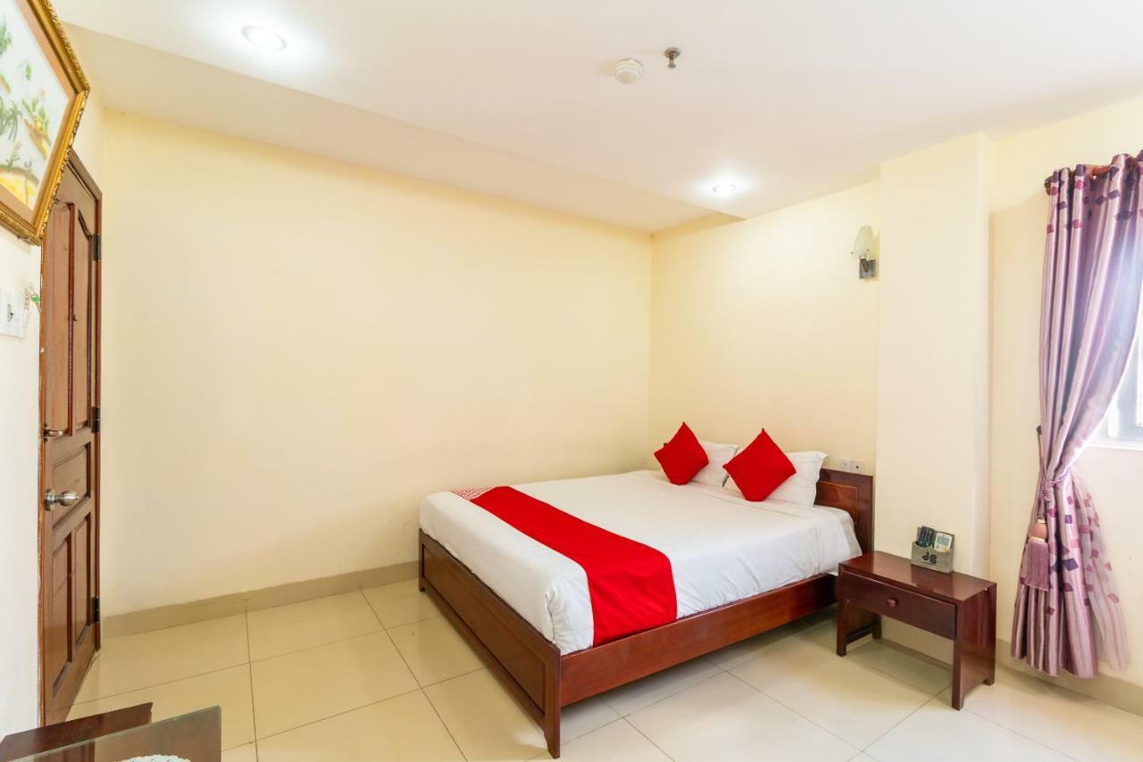 Oyo 375 Hoa Binh Hotel Da Nang Luaran gambar